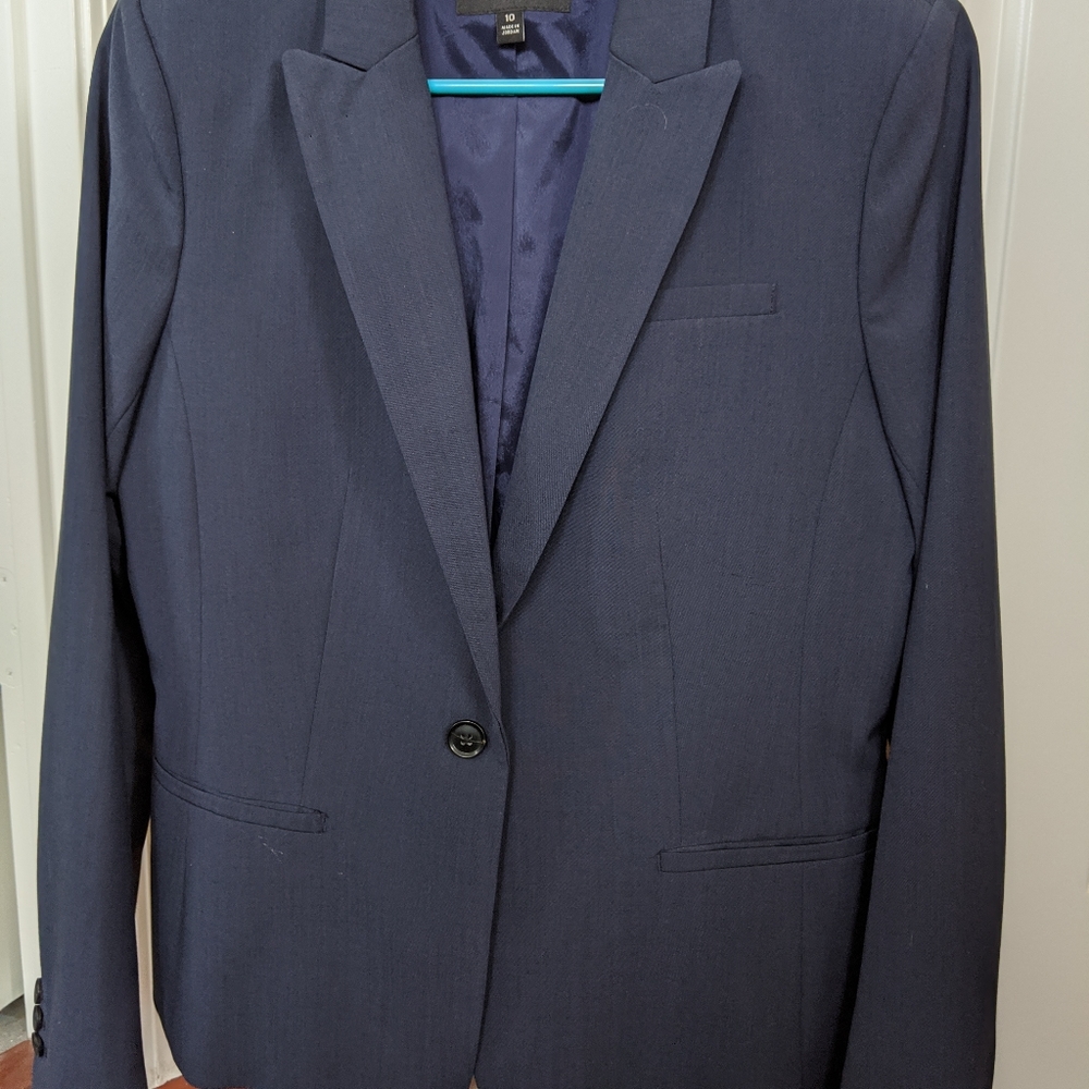Banana Republic classic fit blazer, navy, size 10